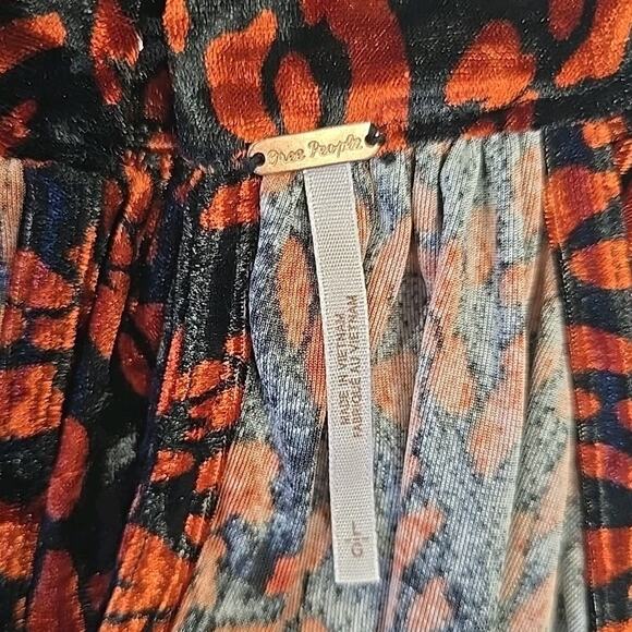 NWT Free People Womens Velvet Take A Break Halter Top Sz L Romantic Whimsigoth - Picture 7 of 12